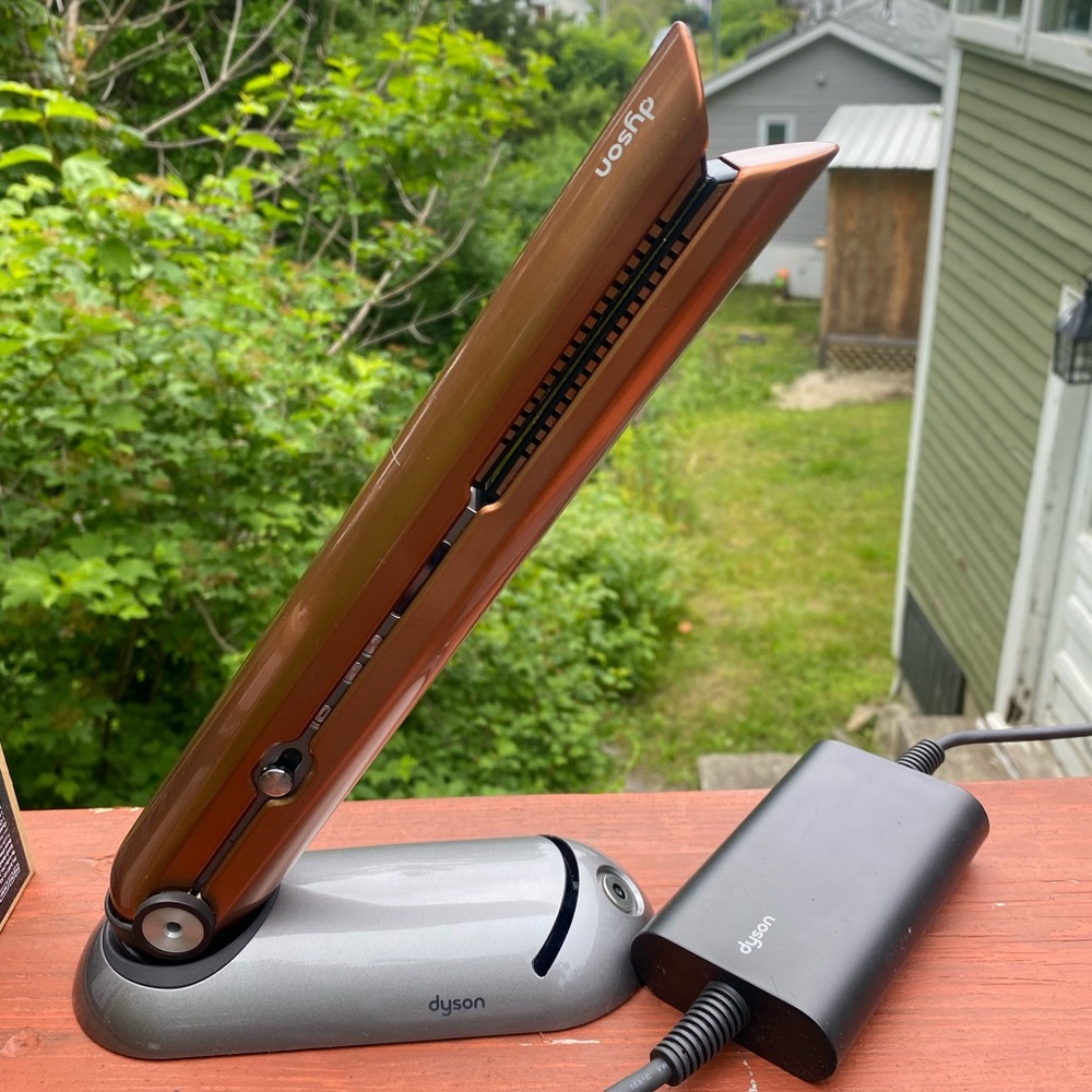 Dyson Corrale Straightener in Nickel/Copper